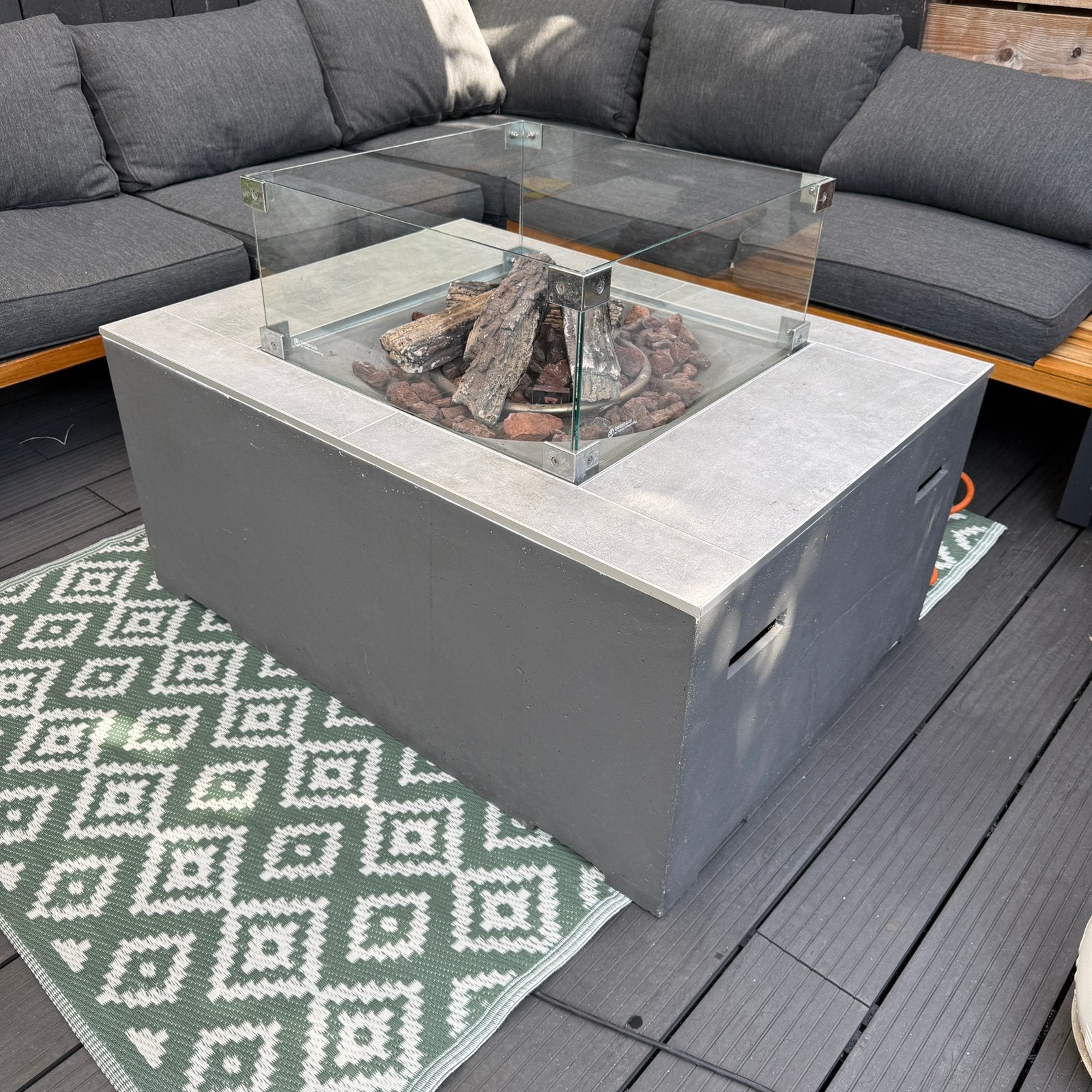 Happy Cocooning Vuurtafel incl. Glazen Ombouw, Tuin en Terras, Ophalen, Zo goed als nieuw