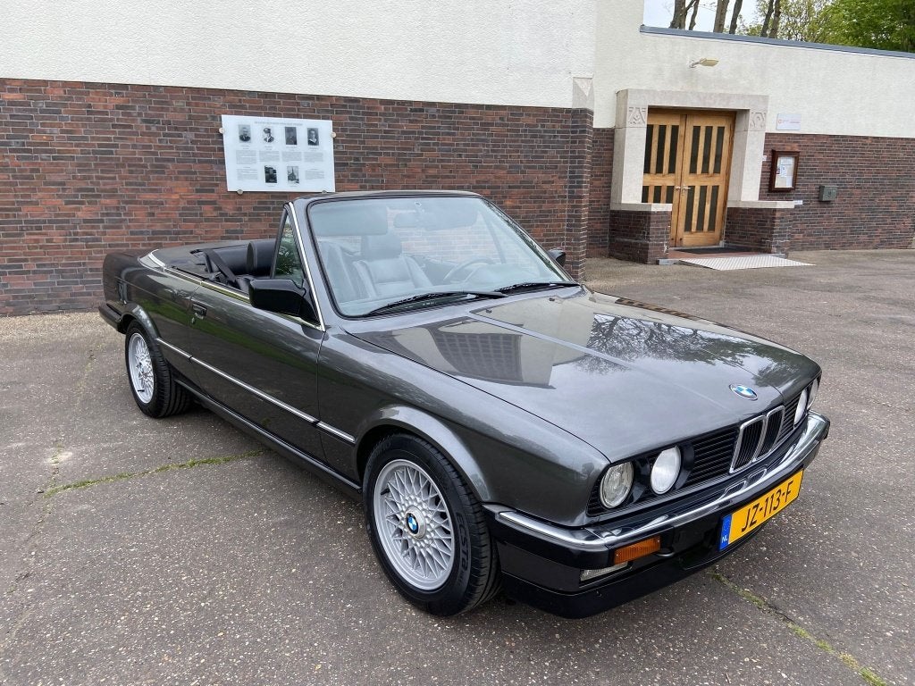 BMW Cabrio 3-serie 320i Youngtimer uit 1990 Sebringgrau, Auto's, BMW, Particulier, 3-Serie, Centrale vergrendeling, Elektrische buitenspiegels