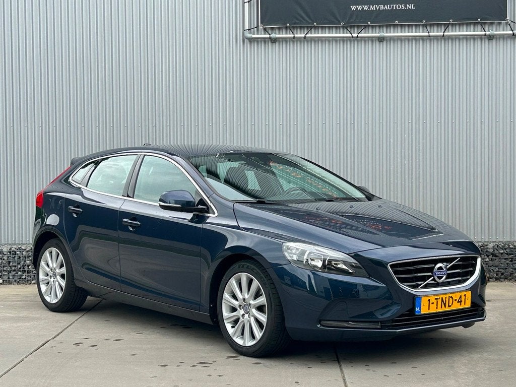 Volvo V40 1.6 T4 Momentum 179 PK Complete onderhoudshistorie, Auto's, Gebruikt, 4 cilinders, Blauw, Leder en Stof