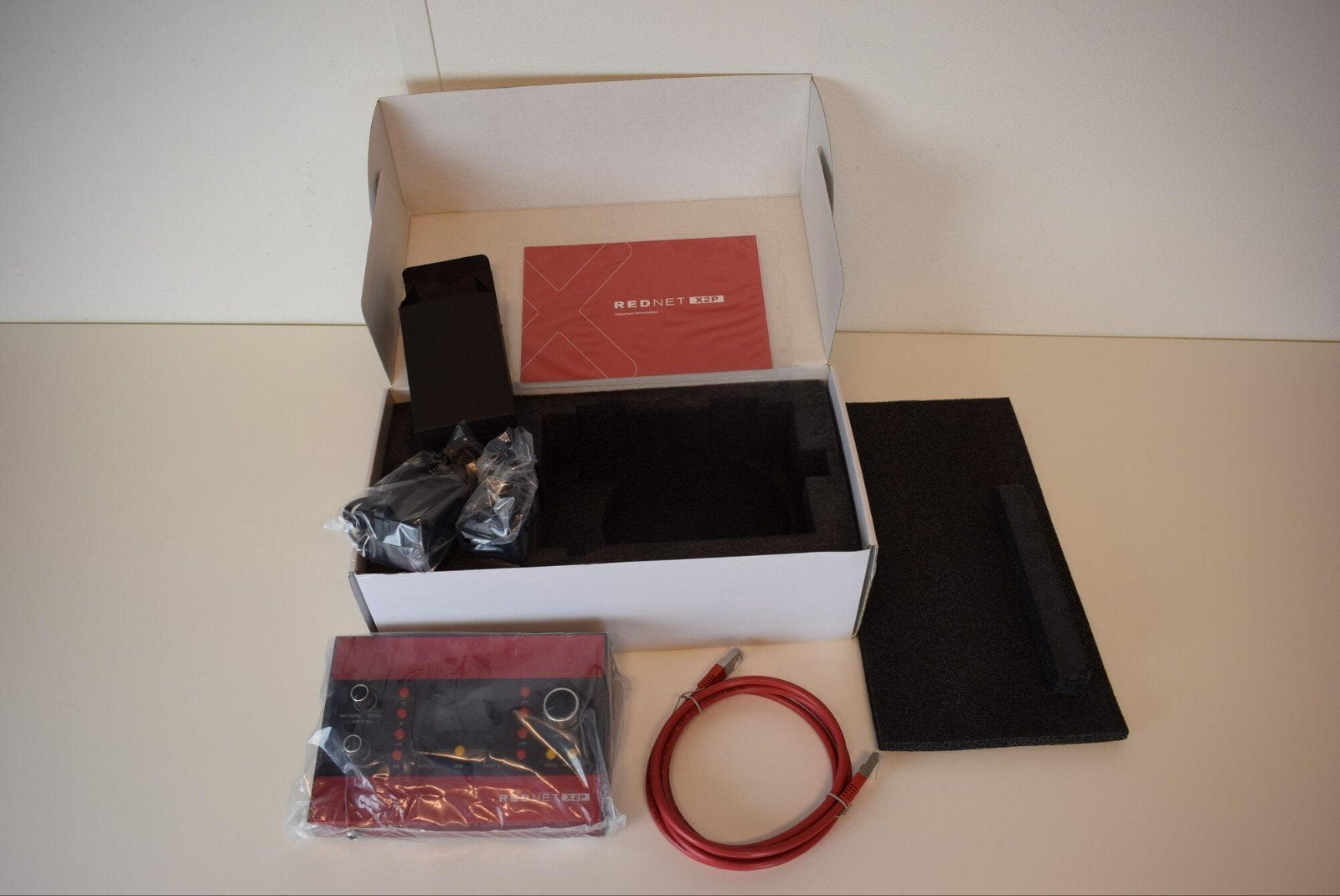 Focusrite RedNet X2P Dante/Ethernet audio-interface, Ophalen of Verzenden, Nieuw, Audio
