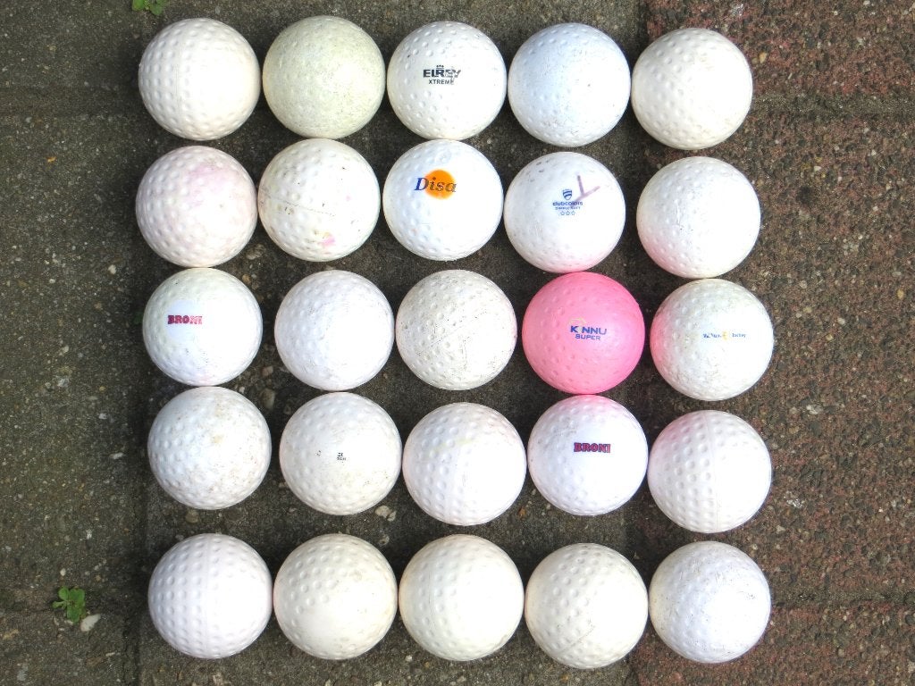 Hockeyballen 25 x hockey bal waterveld dimple Eurey Broni A, Ophalen of Verzenden, Gebruikt, Bal