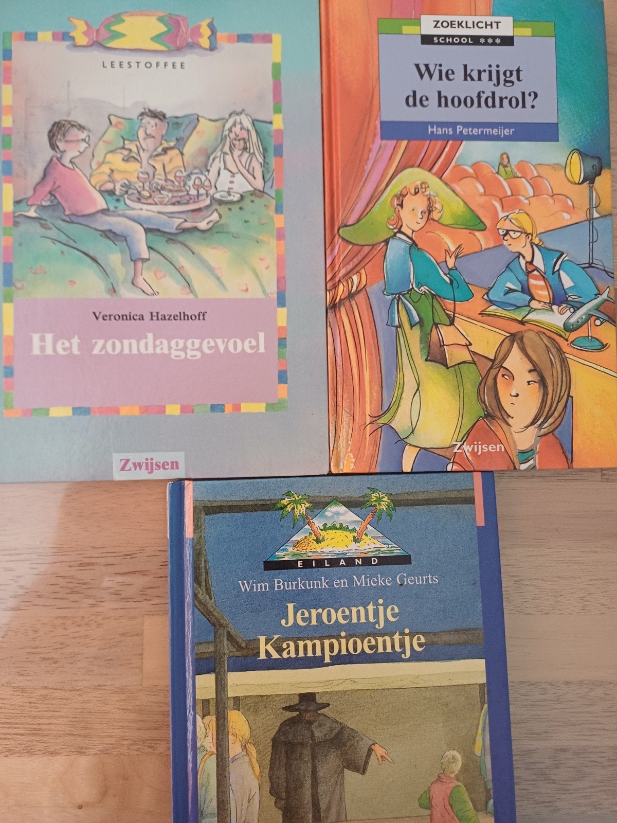 zoeklicht boekjes  avi 6, 7, 8.per stuk 3.00, Ophalen of Verzenden, Zo goed als nieuw, Fictie algemeen