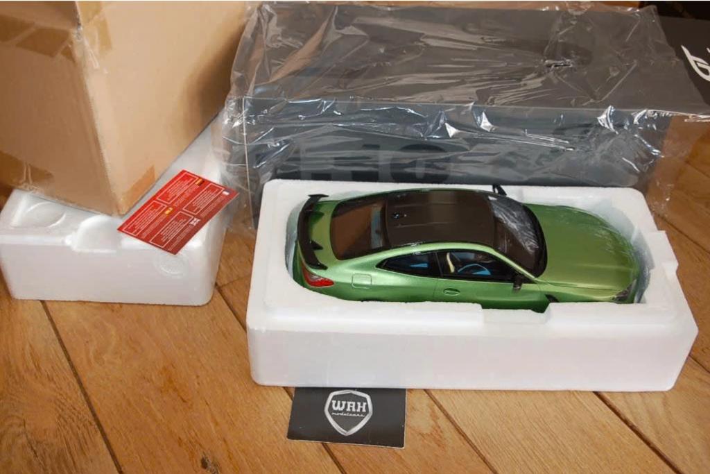 SALE ! 1:18 BMW M4 COMPETITION green G82 GT spirit GT367 WRH, Hobby en Vrije tijd, Modelauto's | 1:18, Verzenden, Zo goed als nieuw
