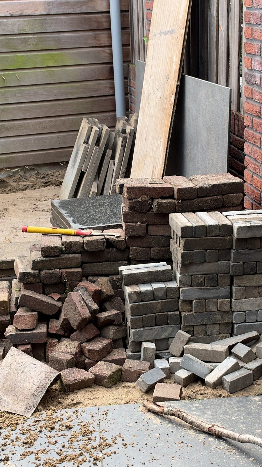 Gratis grijze en rode klinkers/tegel, Ophalen, Gebruikt, Beton, Klinkers