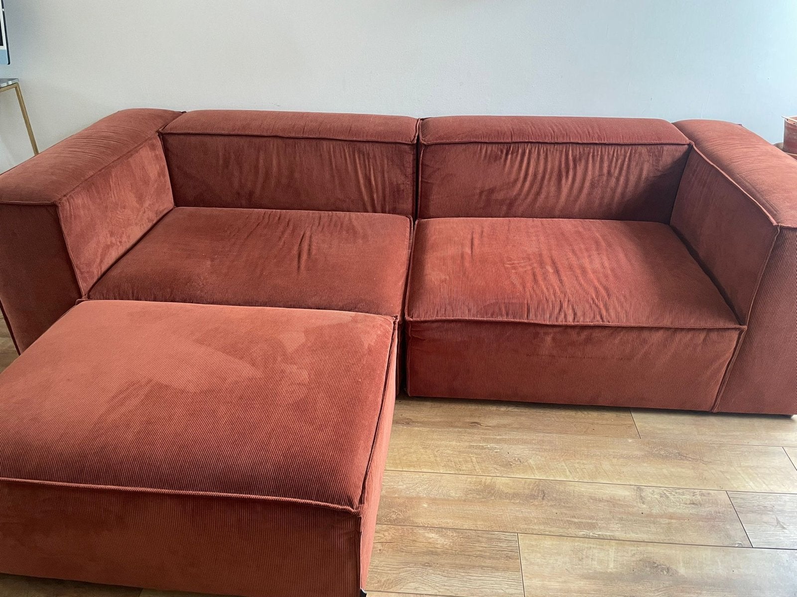 NOUS Living Igor 3-zitsbank - Terracotta ribstof met poef, Huis en Inrichting, Ophalen, 250 tot 300 cm, 75 tot 100 cm, Rechte bank