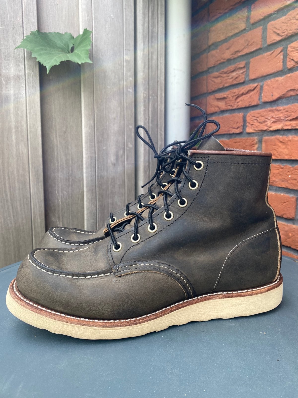 Red Wing 8990 Moc Toe Charcoal US8,5D/41,5, Kleding | Heren, Bruin, Boots, Ophalen of Verzenden, Zo goed als nieuw