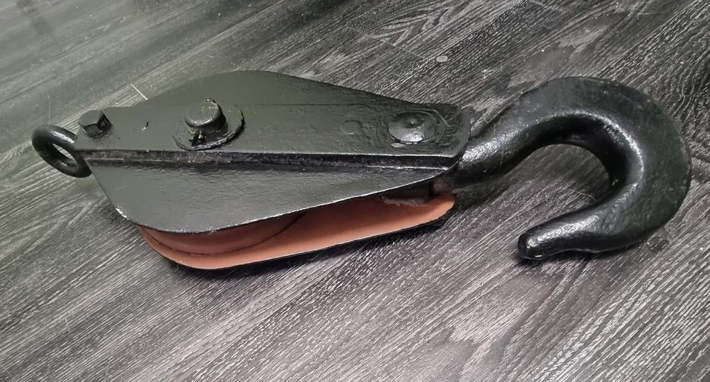 Zeer oud hijsblok, Ophalen, Gebruikt
