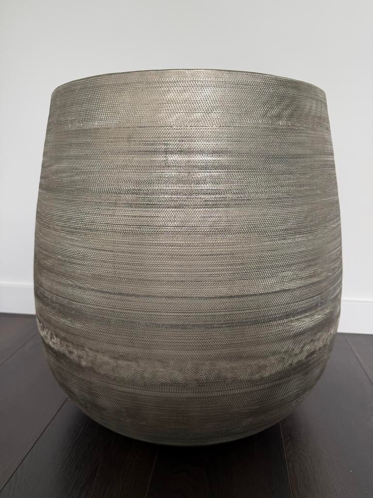 Grote decoratieve bloempot, zilverkleurig, Huis en Inrichting, Woonaccessoires | Vazen, Ophalen, Overige materialen, Gebruikt