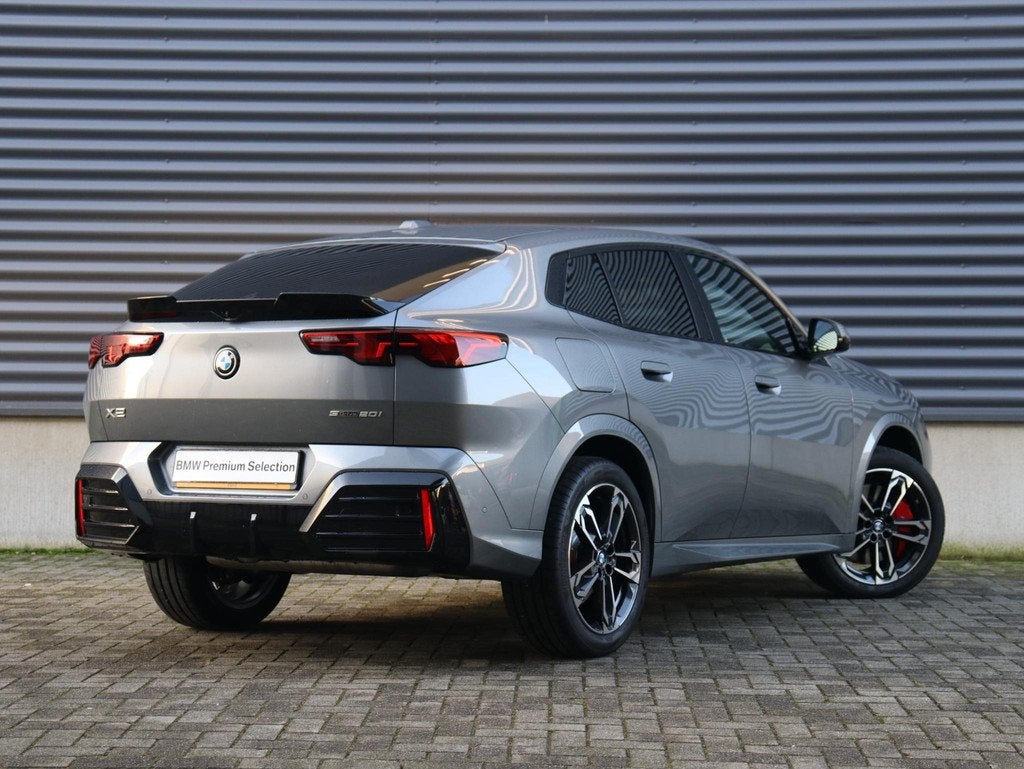 BMW X2 sDrive20i | M Sportpakket Pro | Panodak | Trekhaak |, Auto's, BMW, 1800 kg, Met garantie (alle), LED verlichting, Bedrijf