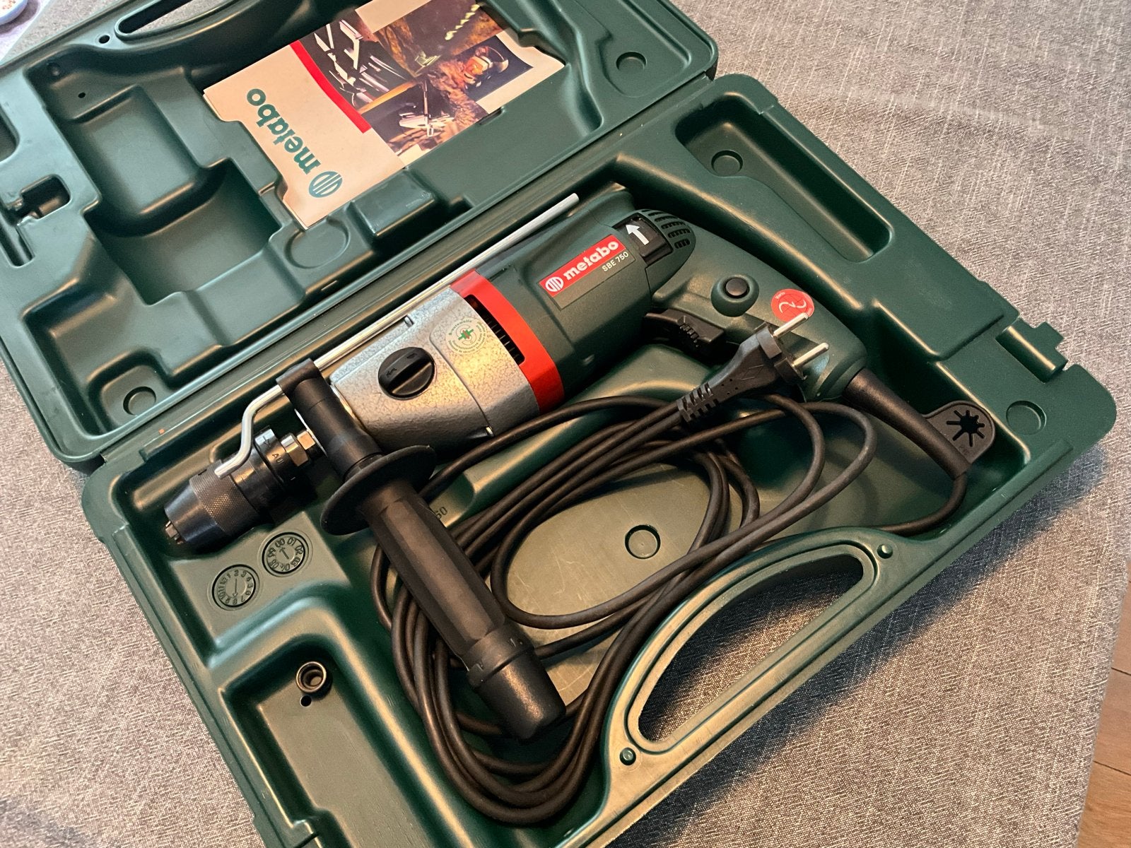 METABO SBE 750 elektrische boormachine NOS, 600 watt of meer, Zo goed als nieuw, Klopboormechanisme, Ophalen