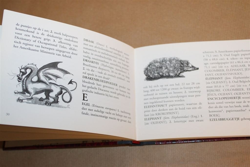 Encyclopediertjes — Woordenboek Verzonnen Dieren Oplage 250, Ophalen of Verzenden, Gelezen