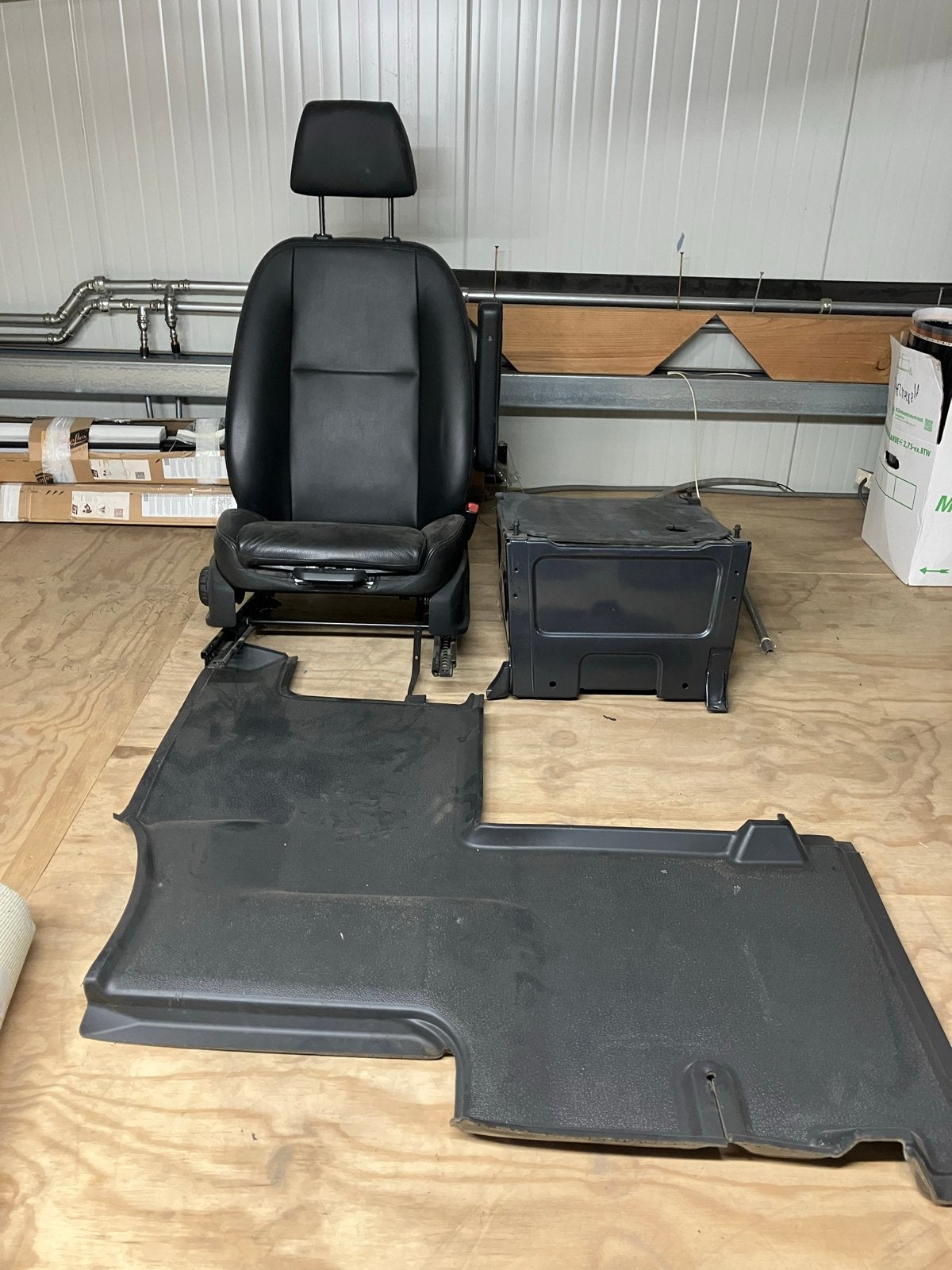 Mercedes Sprinter W907 bijrijdersstoel met vloerplaat, Auto-onderdelen, Ophalen, Gebruikt, Mercedes-Benz