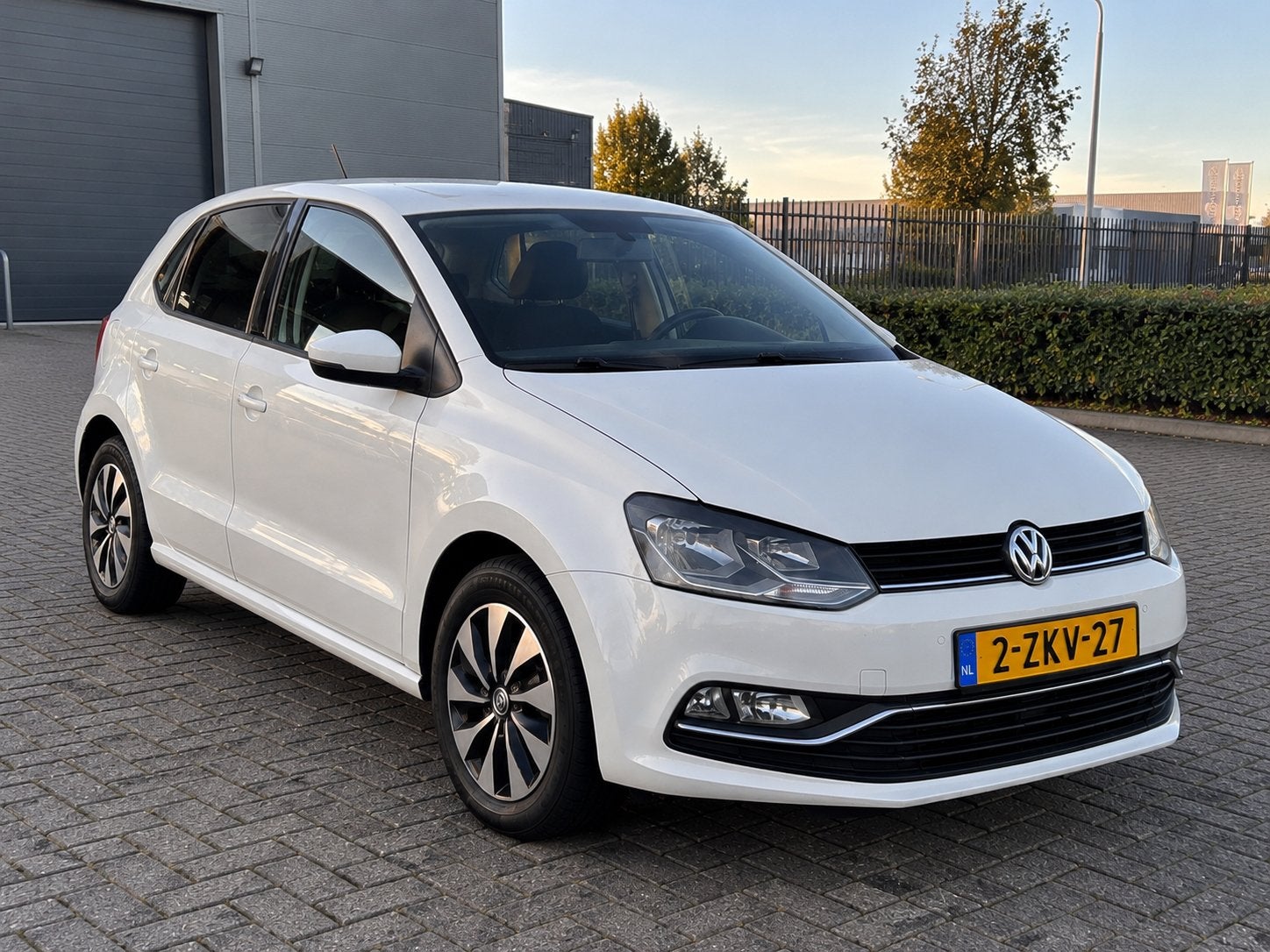 Volkswagen Polo 1.2 TSI 66KW 2015 Wit, Auto's, 40 €/maand, 4 cilinders, Wit, Origineel Nederlands