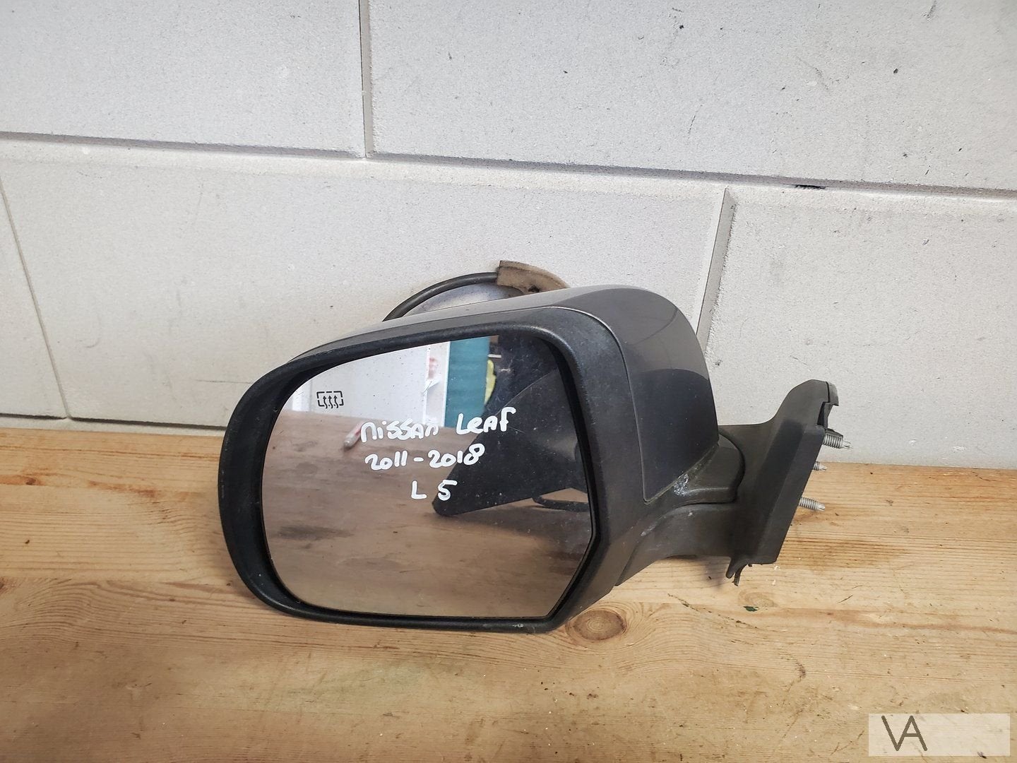 Foto 2 van Nissan Leaf 2011 - 2018 spiegel links 5 draden grijs €125