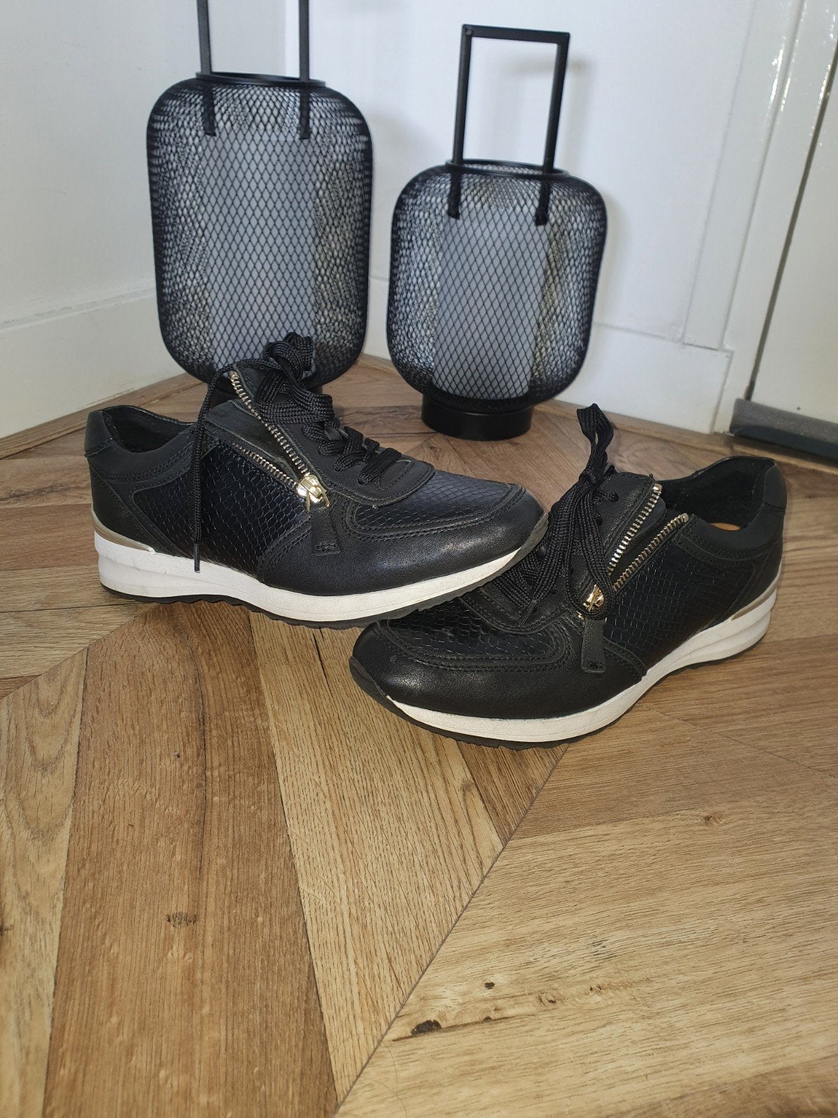 Zwarte sneakers medicus maat 40., Kleding | Dames, Schoenen, Ophalen of Verzenden, Zo goed als nieuw, Zwart, Sneakers of Gympen