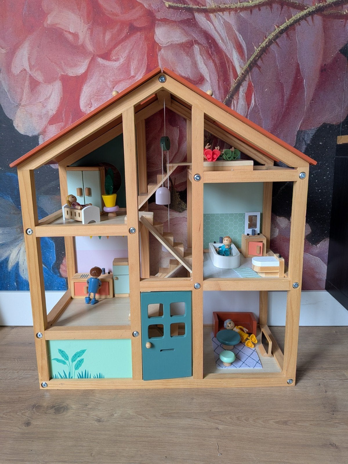 Houten Poppenhuis met Meubels en Poppen, Kinderen en Baby's, Ophalen of Verzenden, Zo goed als nieuw, Poppenhuis