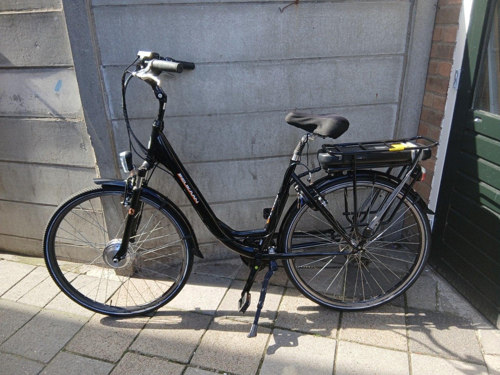 Zeer nette elektrische fiets te koop van het merk Pelikaan!, Zo goed als nieuw, 51 tot 55 cm, 50 km per accu of meer, Ophalen
