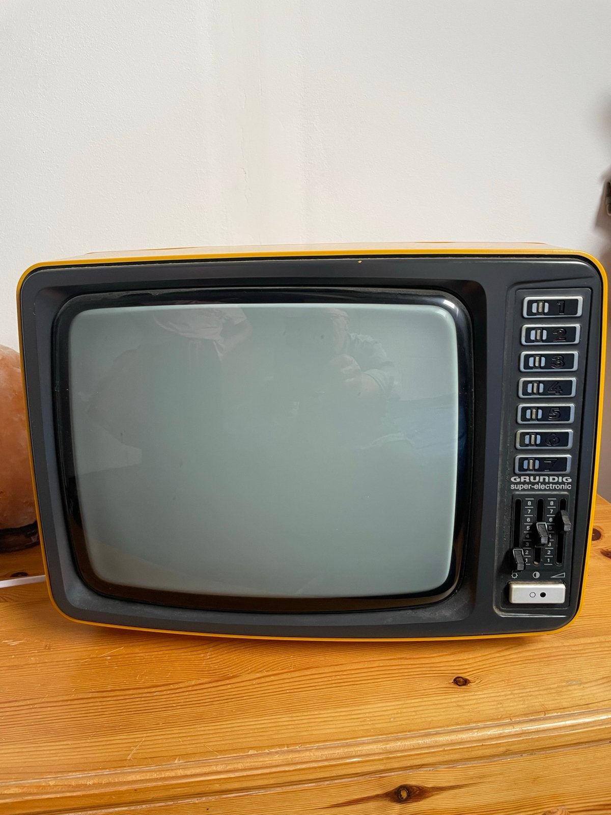 Vintage Grundig Draagbare TV - Geel, Audio, Tv en Foto, Ophalen, Gebruikt, Minder dan 40 cm, Grundig