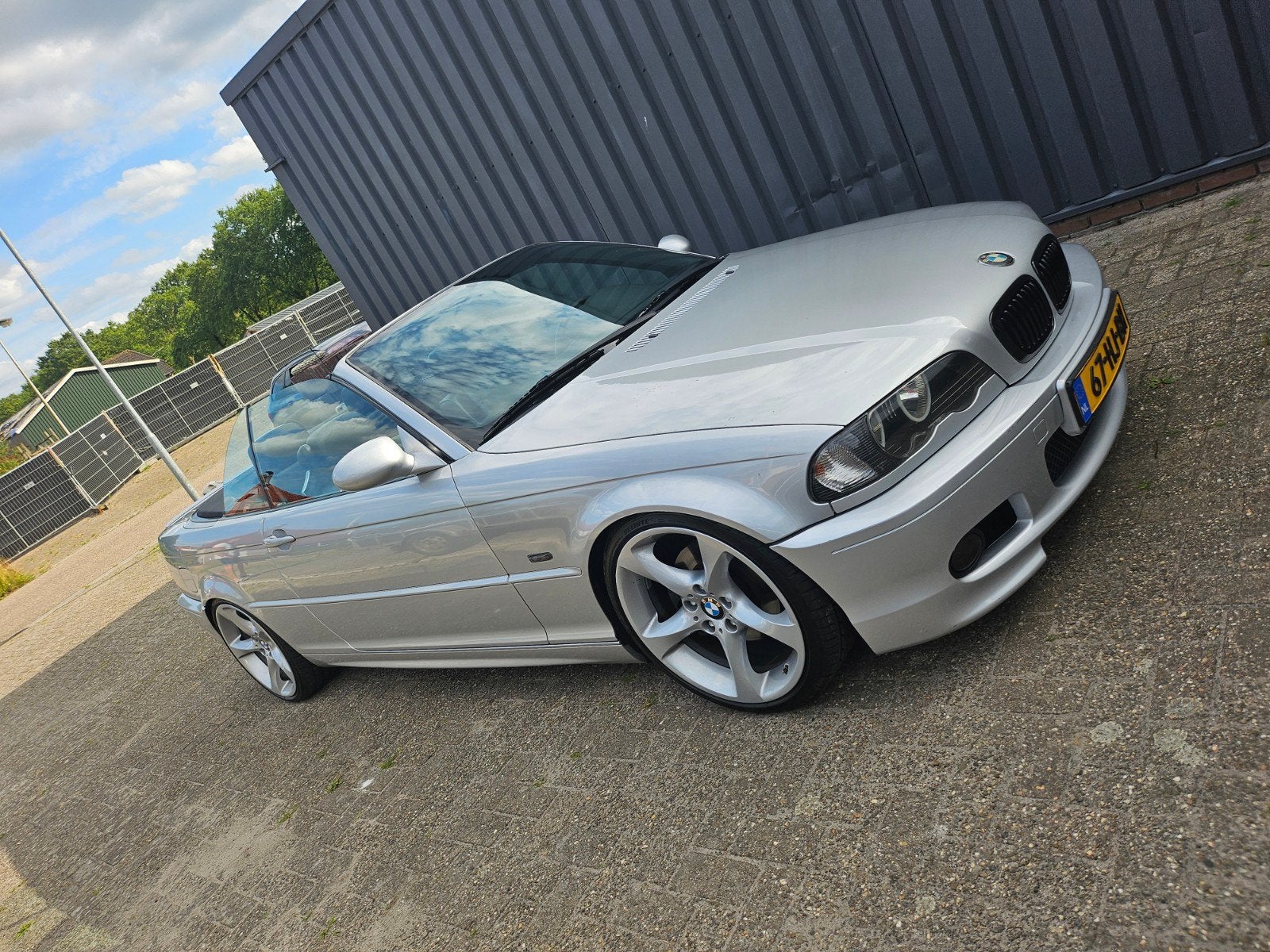 BMW E46 cabrio 323ci automaat, Auto's, BMW, Automaat, Achterwielaandrijving, Zwart, Cabriolet