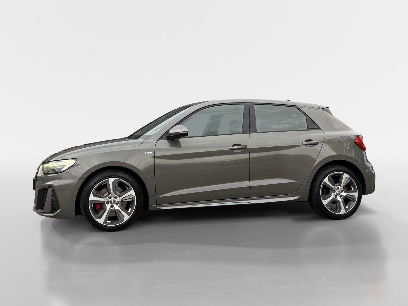 Audi A1 Sportback 40 TFSI S Line Edition One Automaat 200 PK, Auto's, 4 cilinders, 1984 cc, Leder en Stof, Bedrijf