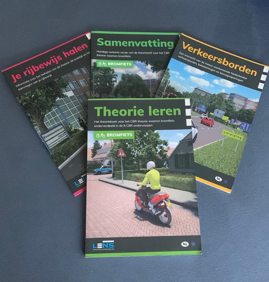 Scooter/bromfiets theorie, Ophalen of Verzenden, Zo goed als nieuw