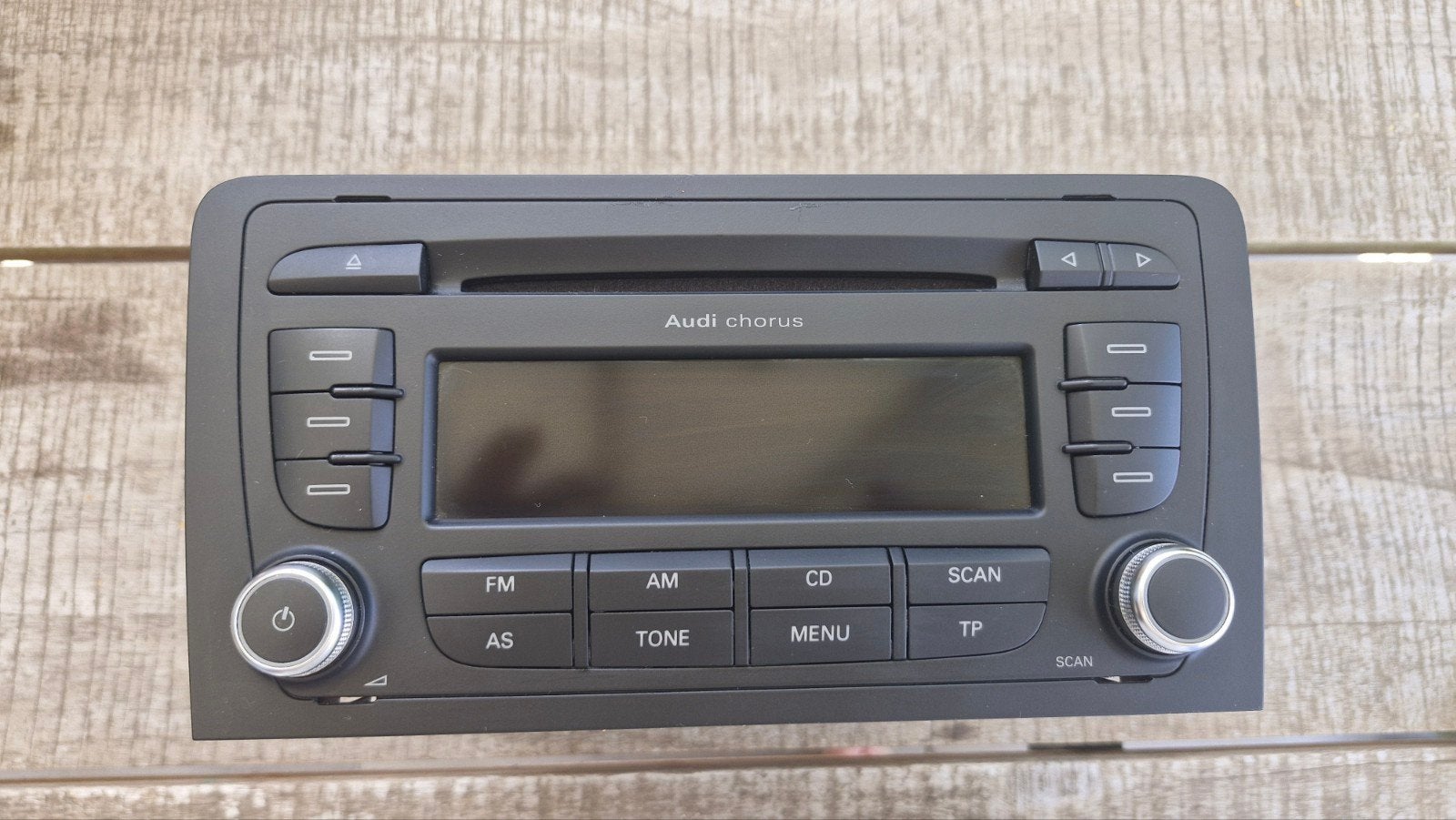 Audi Chorus radio met originele kabelboom, Ophalen, Zo goed als nieuw