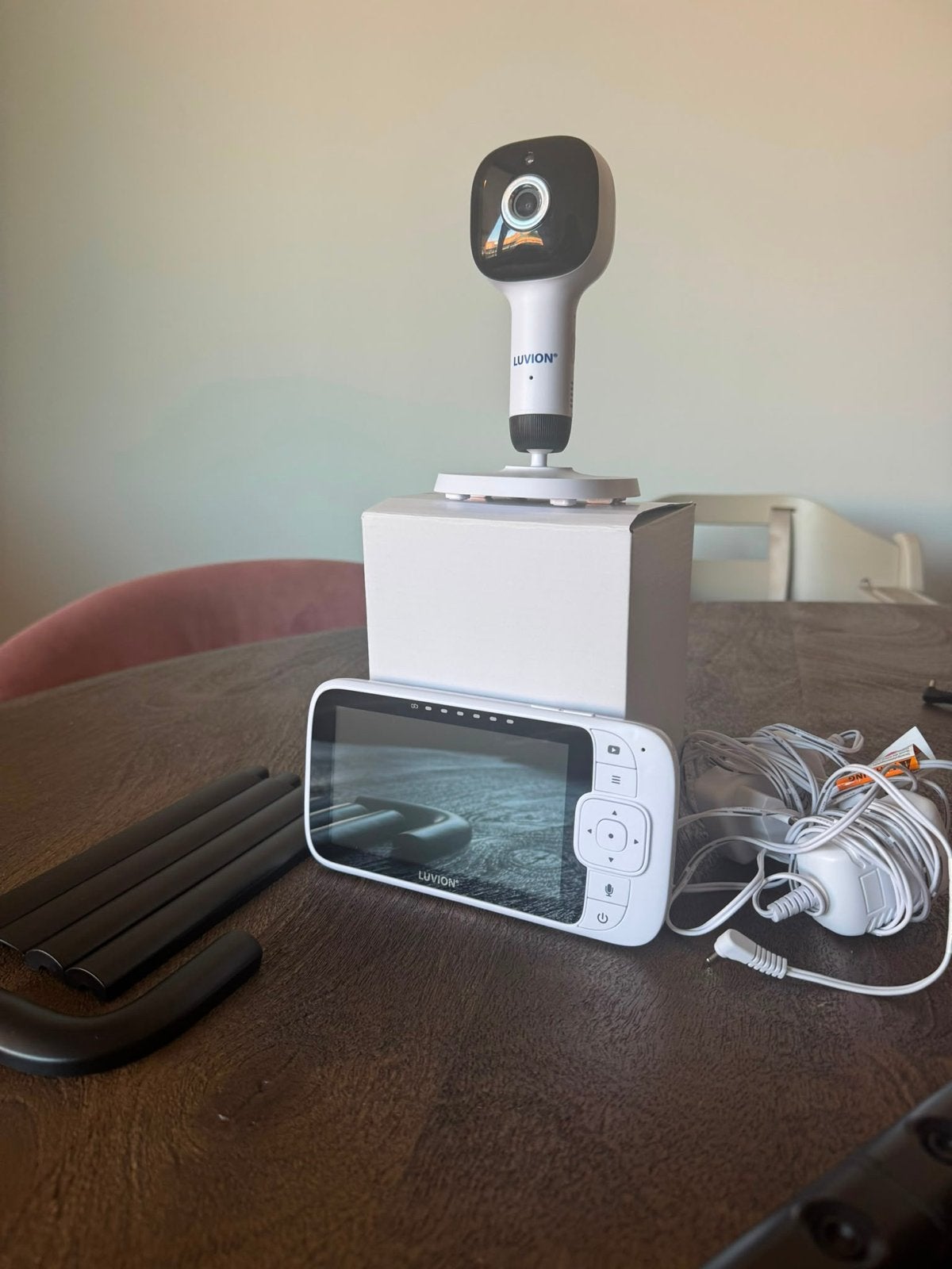 Luvion Essential Connect babyfoon met camera en appfunctie, Ophalen of Verzenden, Zo goed als nieuw, 100 tot 250 meter, Camera