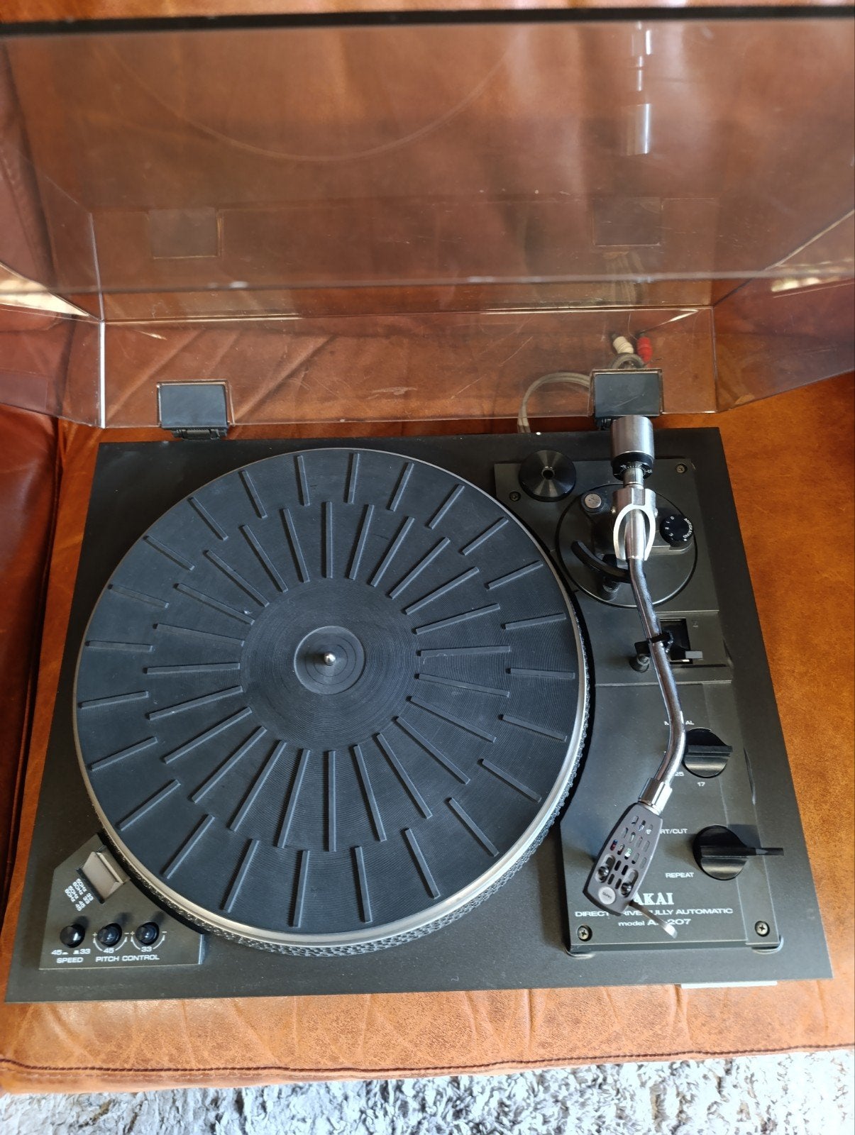 Akai AP-207 Direct Drive Platenspeler met nieuwe naald, Ophalen, Pitch-regelaar, Zo goed als nieuw, Platenspeler