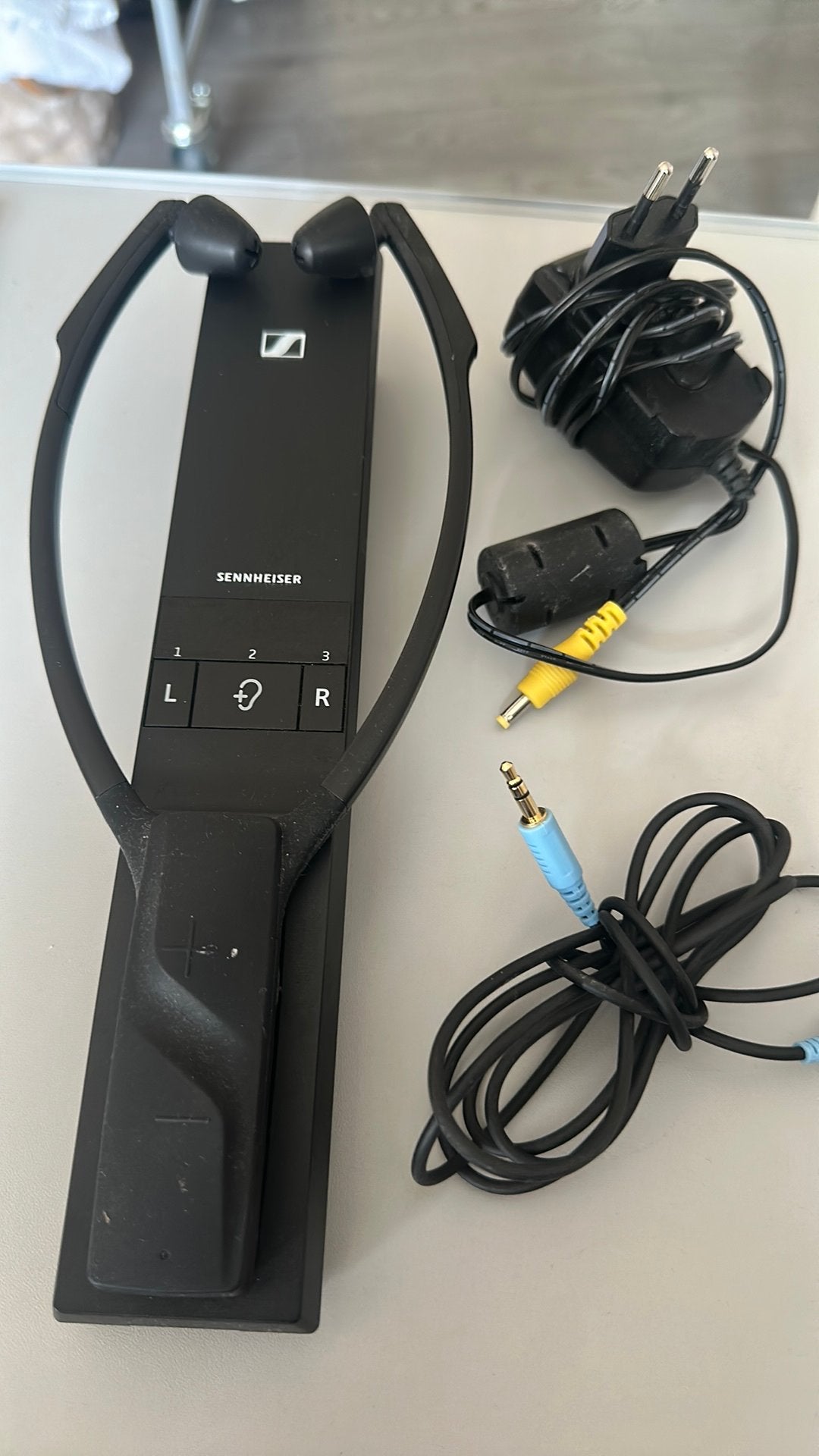 Sennheiser TV 8000 draadloze tv-luisterset  slechthorenden, Audio, Tv en Foto, Koptelefoons, Ophalen of Verzenden, Zo goed als nieuw