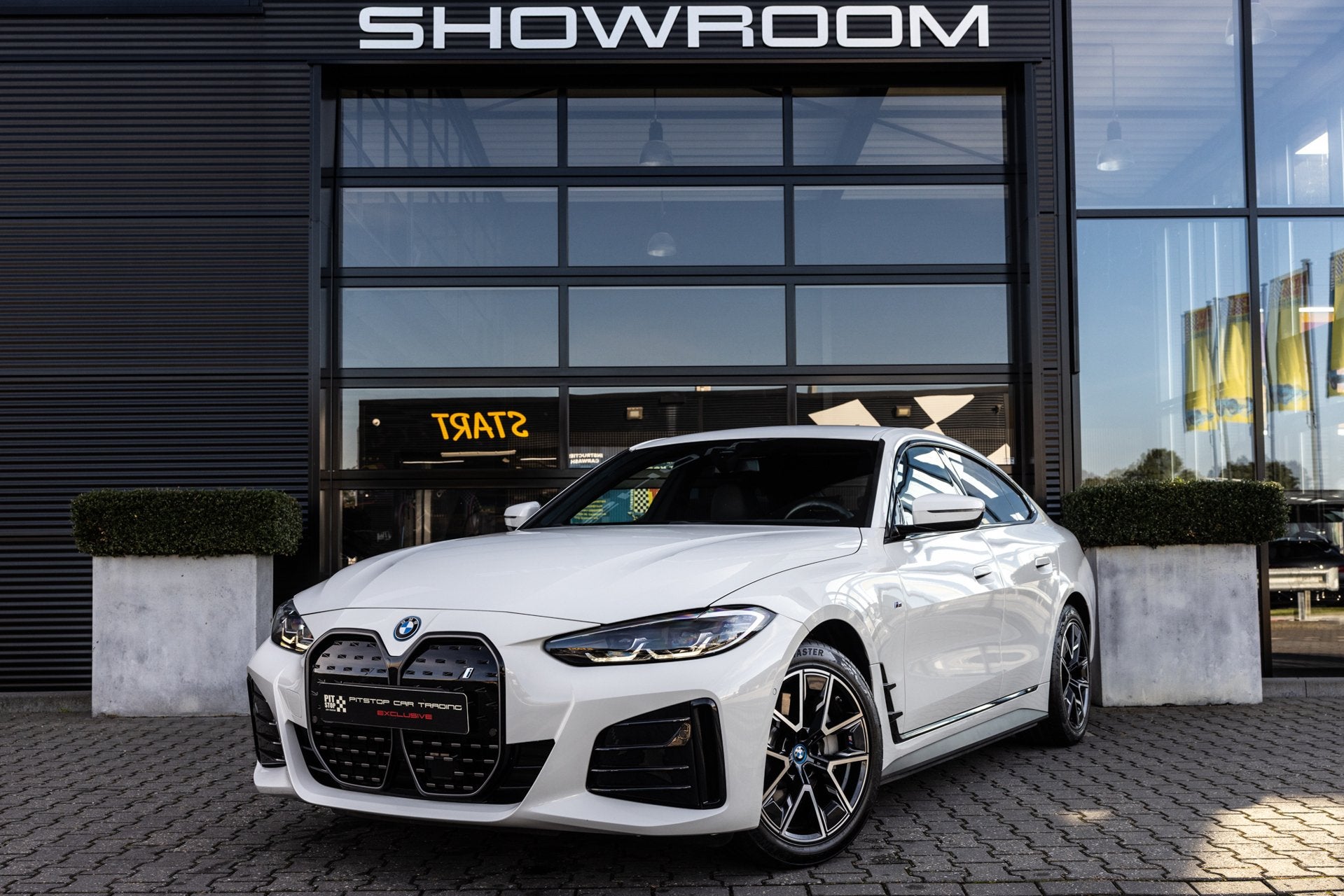 BMW I4 EDrive40 84 kWh, M-Sport, Adaptive Cruise, BTW Dealer, Auto's, Dealer onderhouden, Achterwielaandrijving, Gebruikt, Zwart