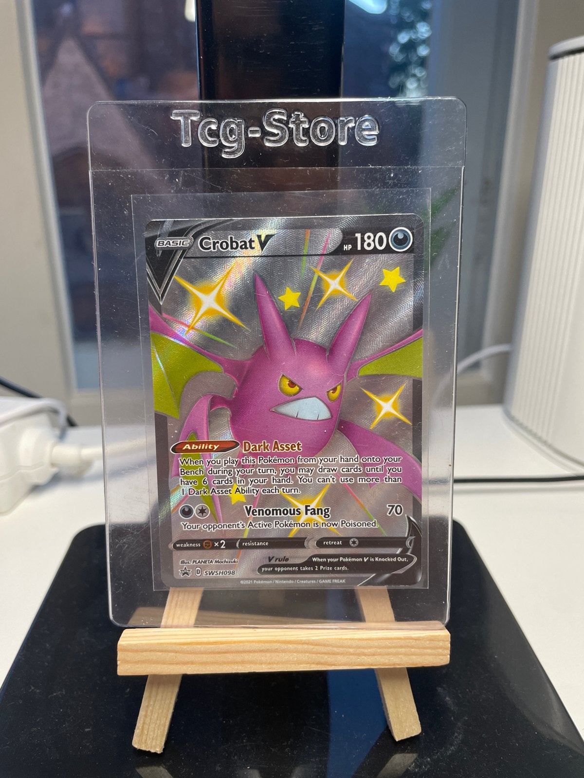 Crobat V SWSH098 Pokémon Kaart, Ophalen of Verzenden, Zo goed als nieuw, Losse kaart, Foil