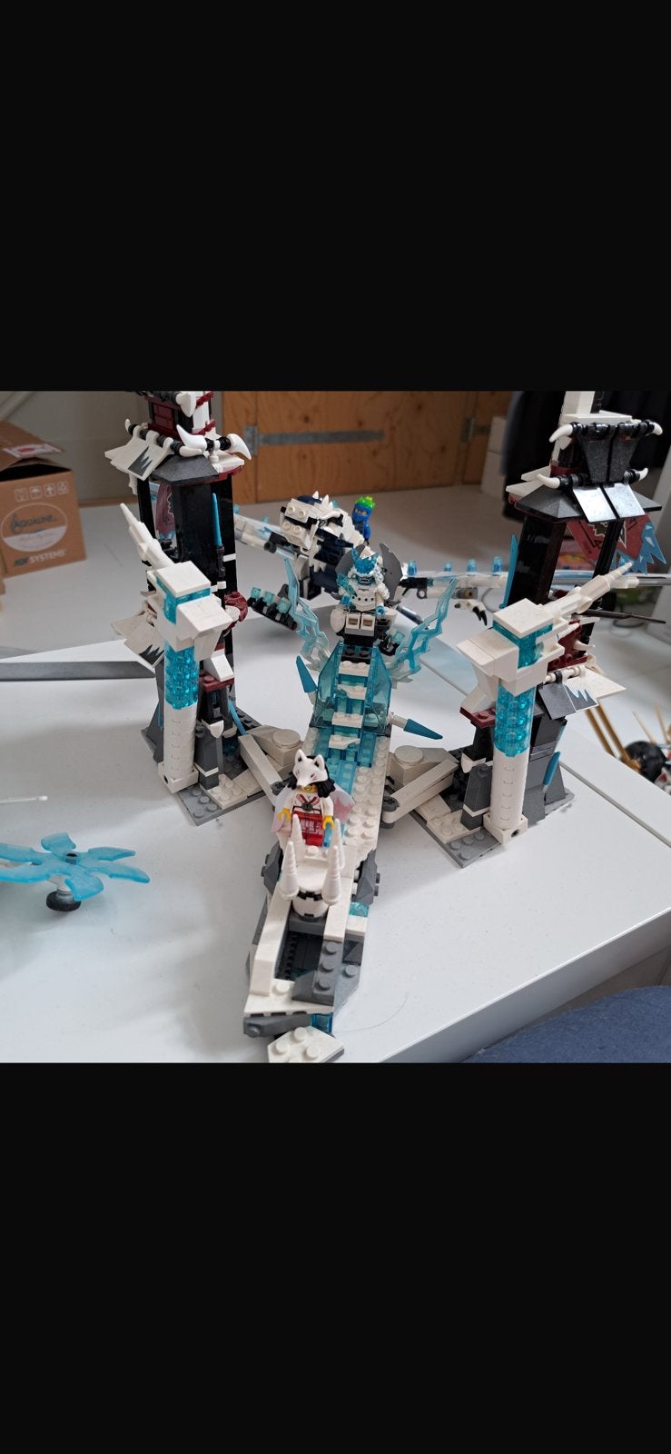 Ijs kasteel lego ninjago 70678+ zane’s helicopter 70637, Kinderen en Baby's, Speelgoed | Duplo en Lego, Ophalen, Gebruikt
