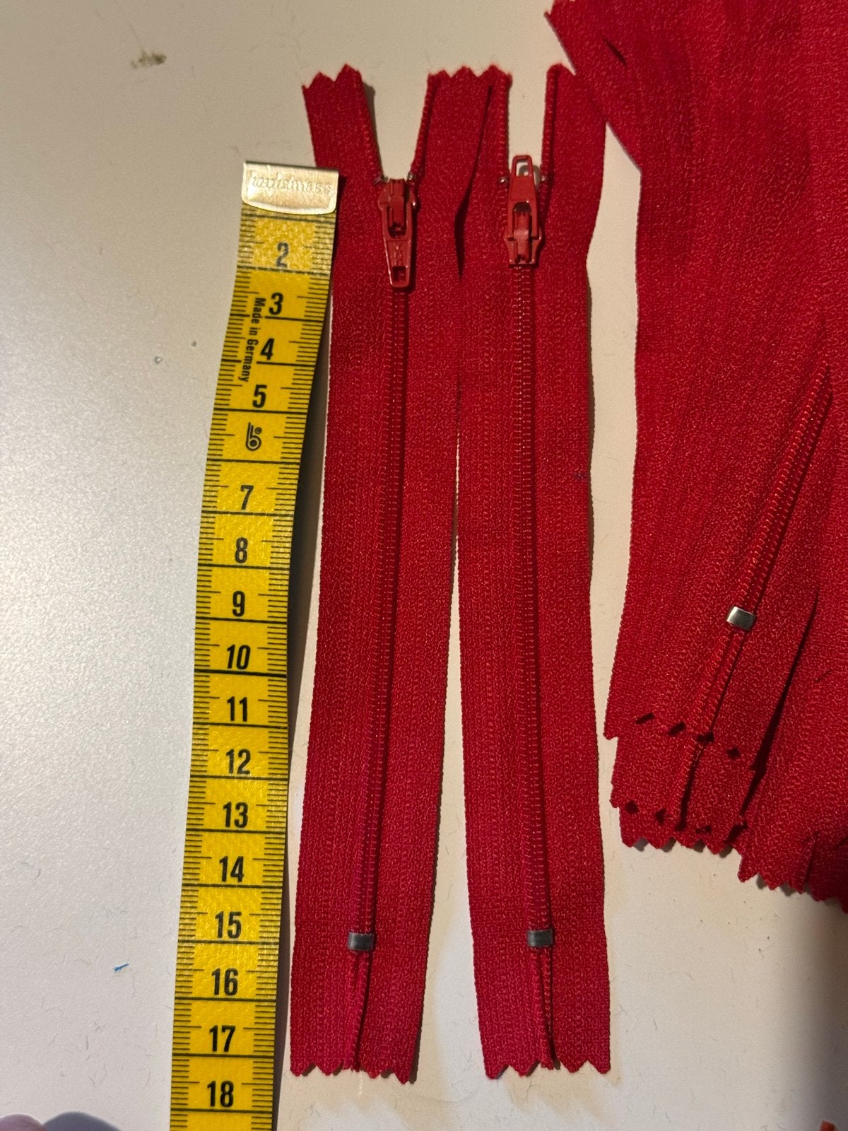 50x YKK Rits Rood 15cm - Nieuw, Hobby en Vrije tijd, Naaien en Fournituren, Ophalen of Verzenden, Nieuw, Rits of Sluiting