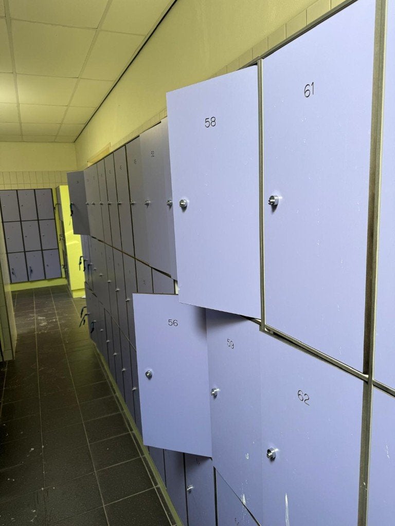 Circa 70 KUPAN HPL lockers / kluisjes met muntslot, Ophalen, Gebruikt