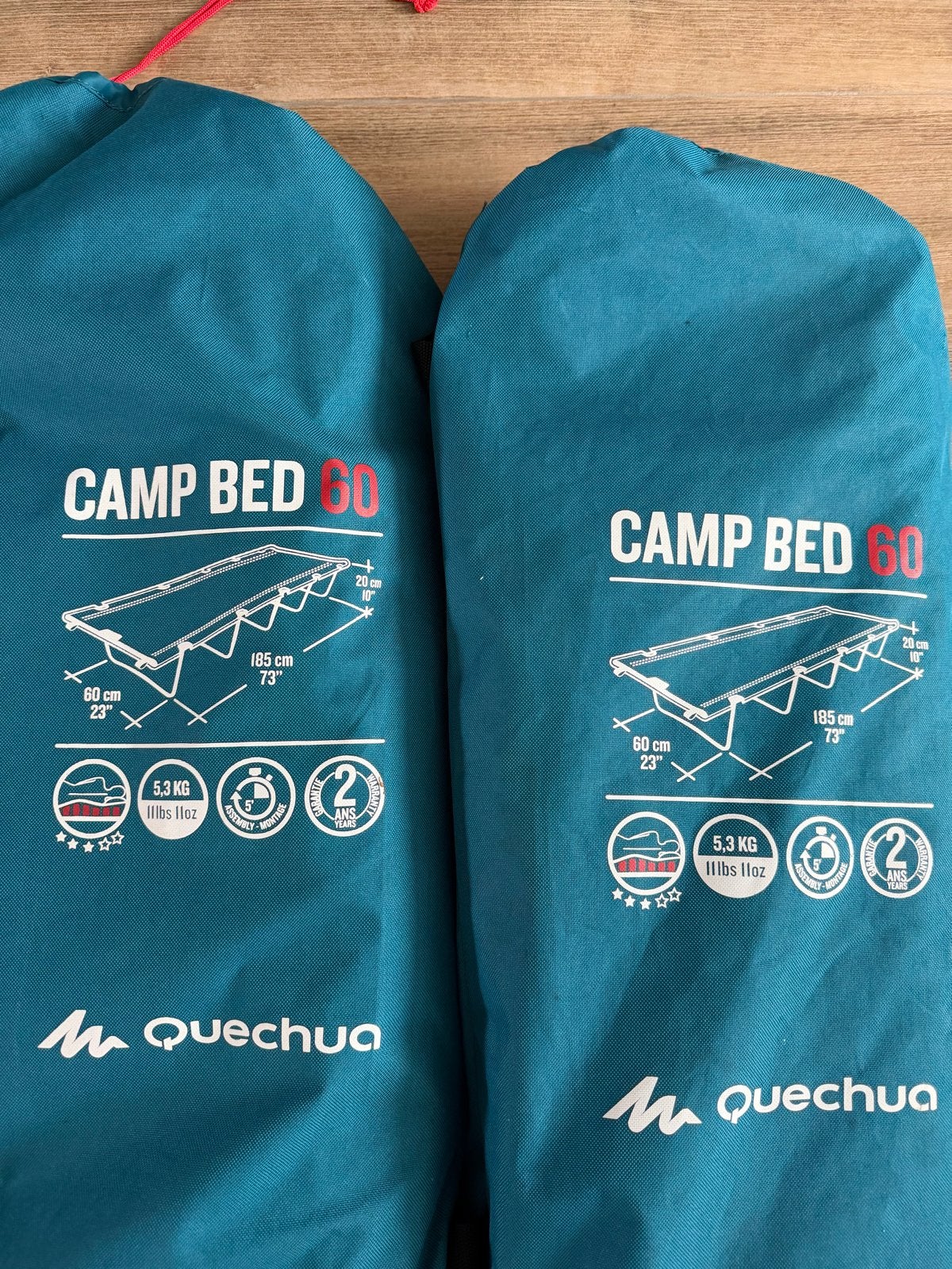 Quechua Camp Bed 60 (2 stuks) met zelfopblazende matrasen, Caravans en Kamperen, Ophalen, Zo goed als nieuw