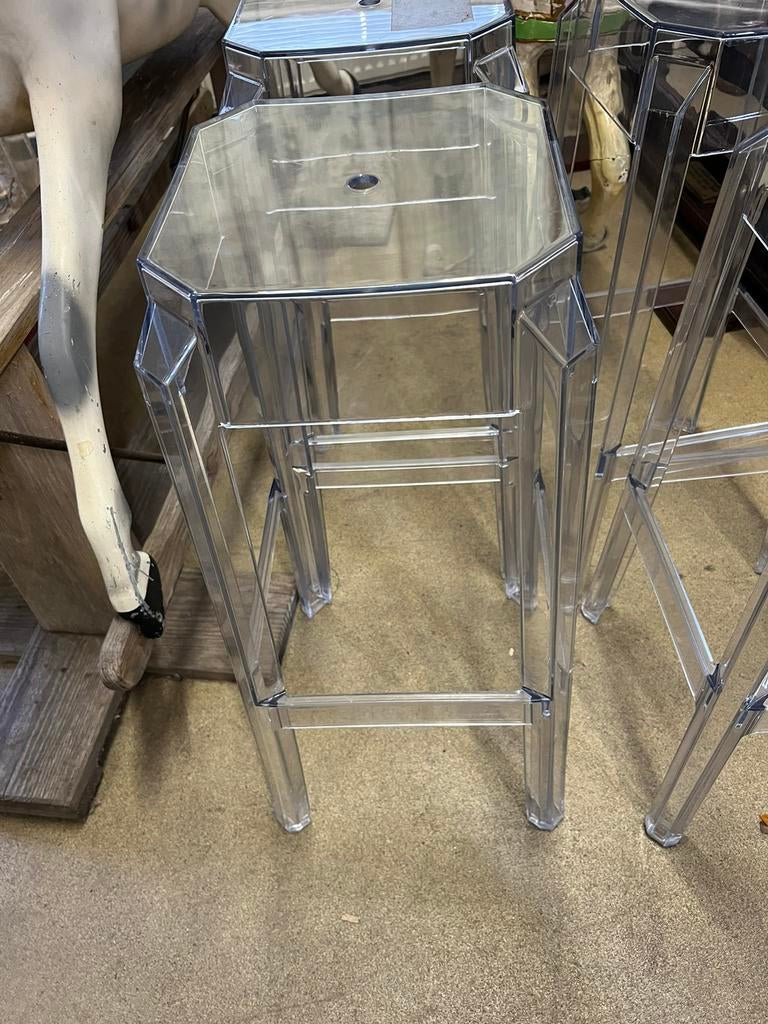 Krukken, Huis en Inrichting, Barkrukken, 2 krukken, Ophalen, Zo goed als nieuw, 60 tot 90 cm