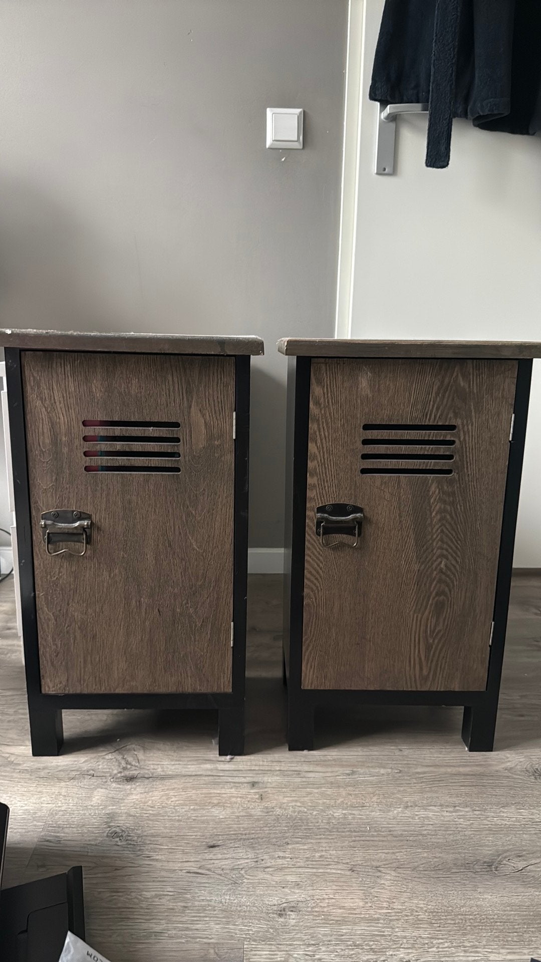 Industriële Nachtkastje/Bijzettafel/pilaar met Opbergruimte, Ophalen, Gebruikt