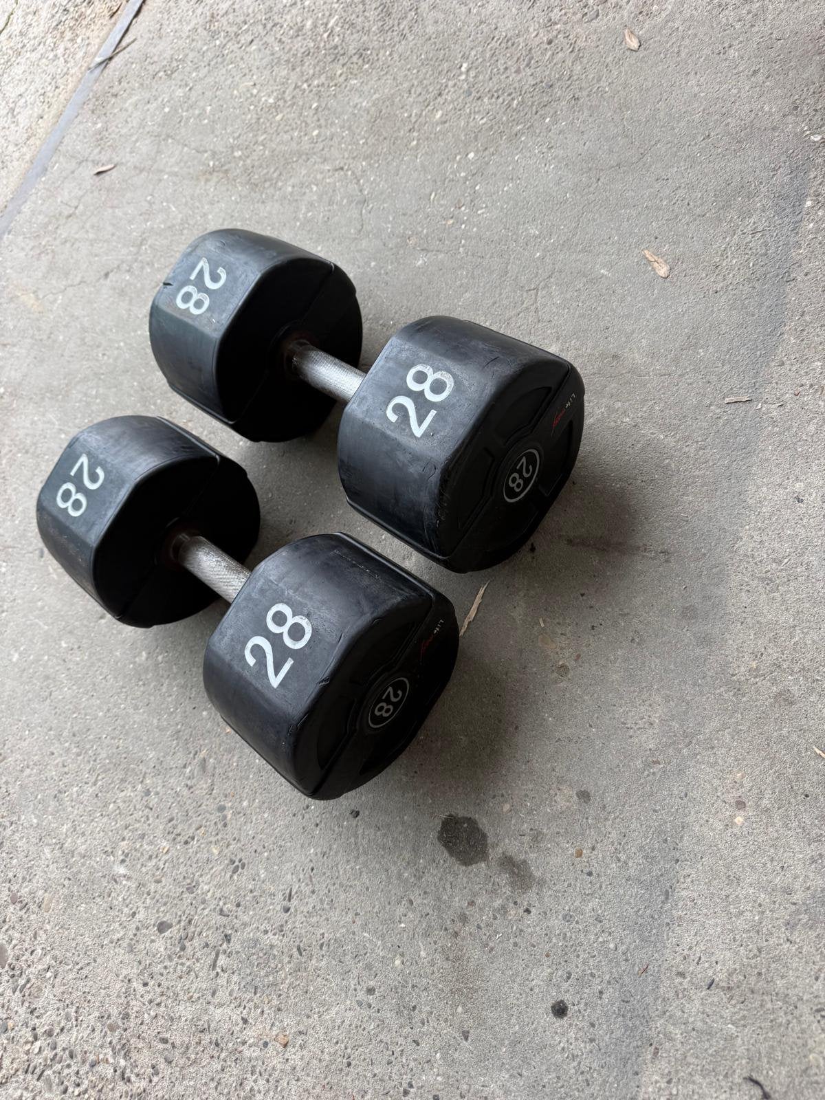 Lifemaxx 2*28 kg dumbells/ rubberen dumbell, Sport en Fitness, Ophalen, Gebruikt, Overige typen, X