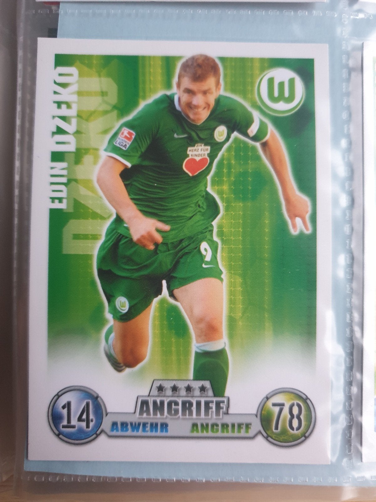 Edin Dzeko rookie card VfL Wolfsburg - Topps Panini like, Verzamelen, Ophalen, Nieuw, Buitenlandse clubs, Poster, Plaatje of Sticker