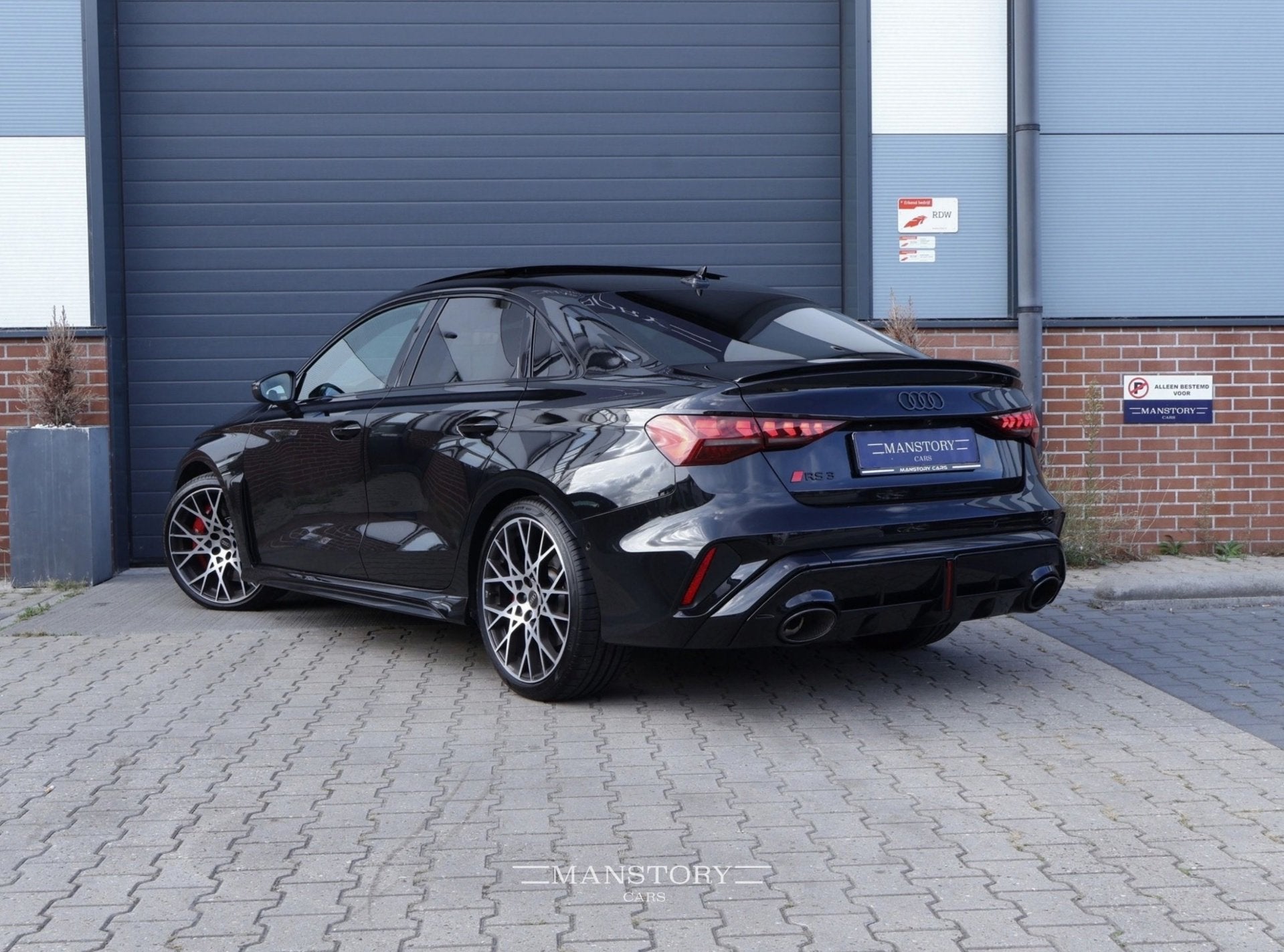Audi 2.5 TFSI RS 3 quattro Limousine, Auto's, Automaat, Gebruikt, Zwart, RS3