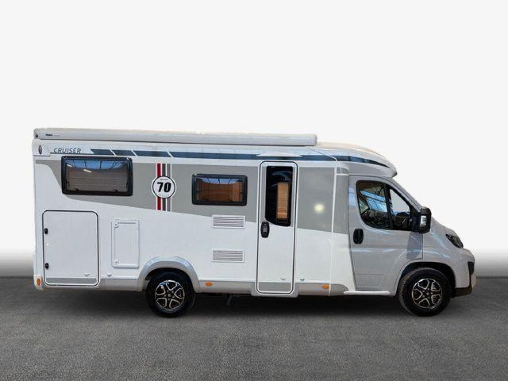 LMC Cruiser V 646 G 70jr Jubileum-Autom-NAVI, Caravans en Kamperen, Campers, Automaat, Chemisch toilet, Ringverwarming, Fiat