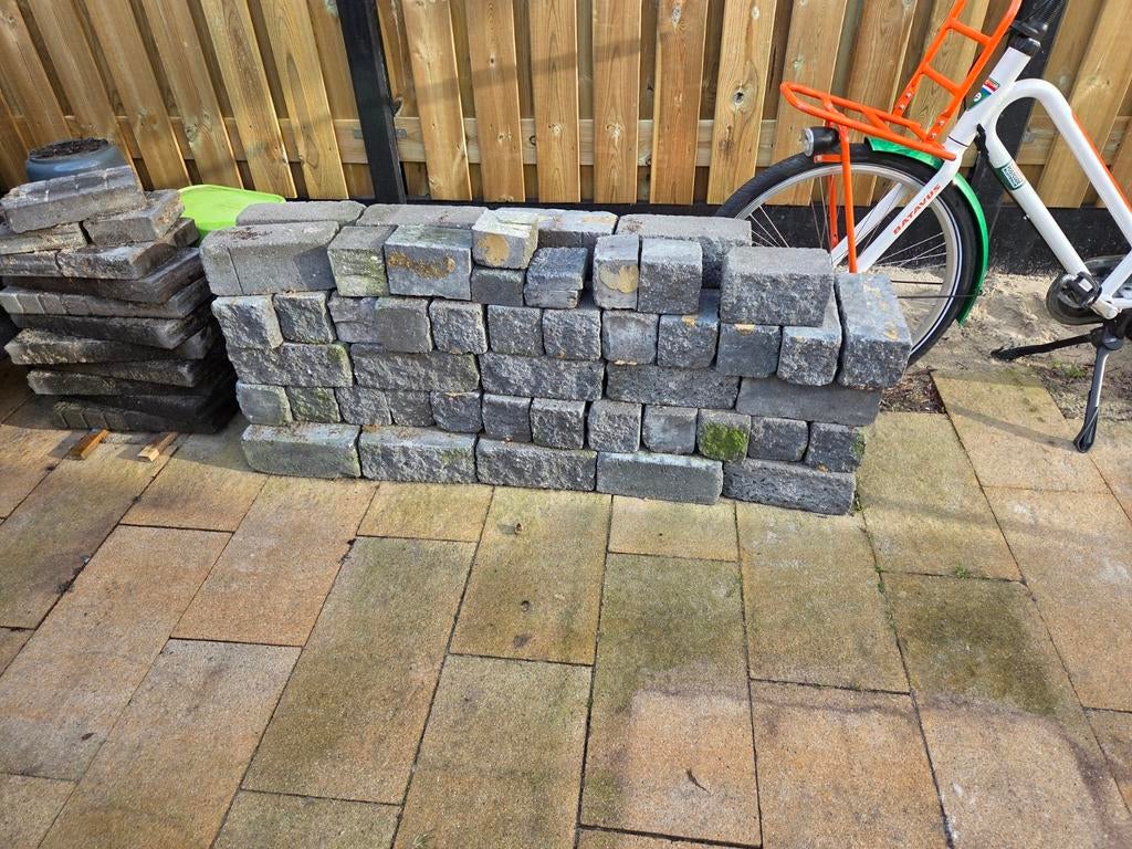 Gratis stenen af te halen in Krimpen aan den IJssel, Ophalen, Gebruikt, Beton, Terrastegels