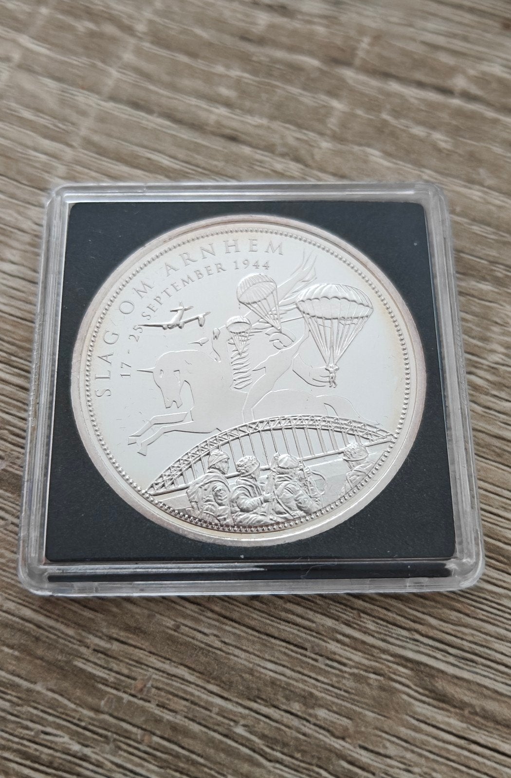 Verzilverde Herdenkingsmunt Slag om Arnhem 1944, Postzegels en Munten, Ophalen of Verzenden, Losse munt, Zilver