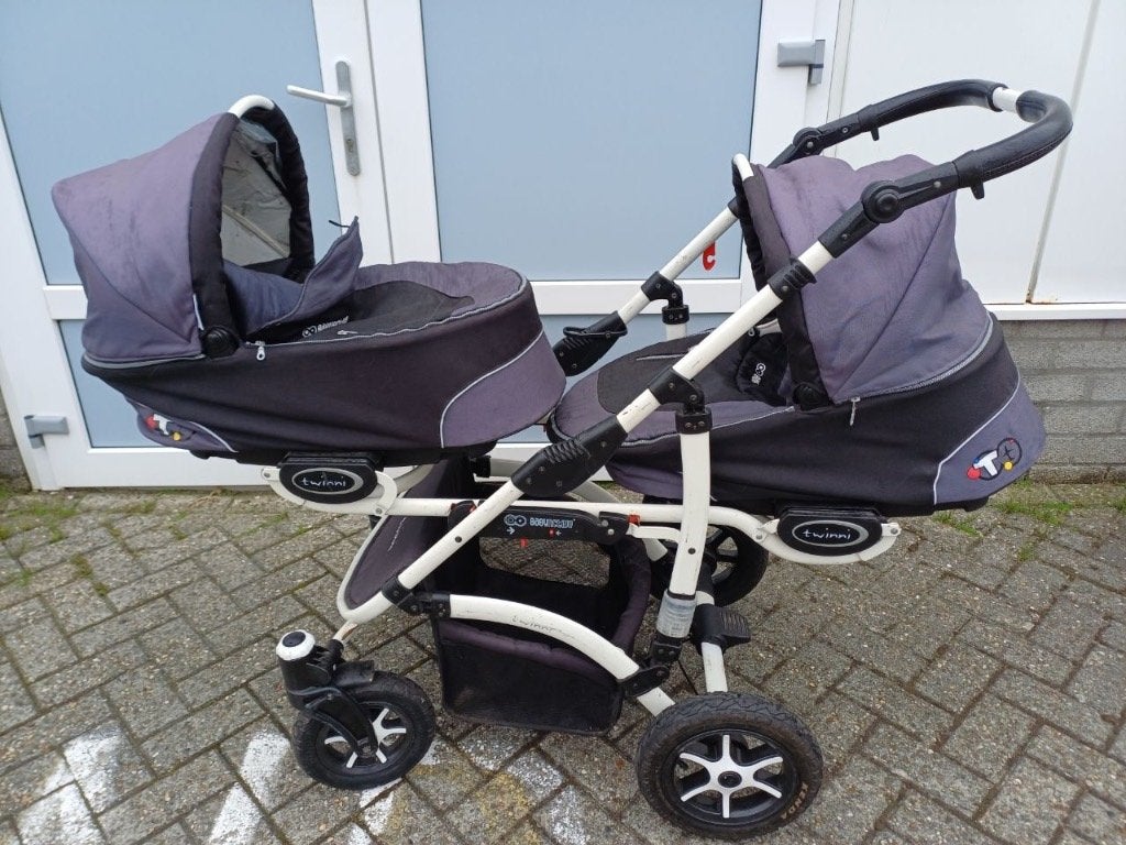BabyActive Twinni Complete set plus autostoeltjes en zitjes, -, -, Zo goed als nieuw, Combiwagen
