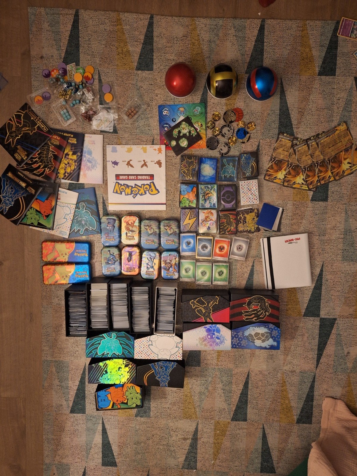 Pokémon ETB's met bulk en accessoires, Ophalen of Verzenden, Gebruikt