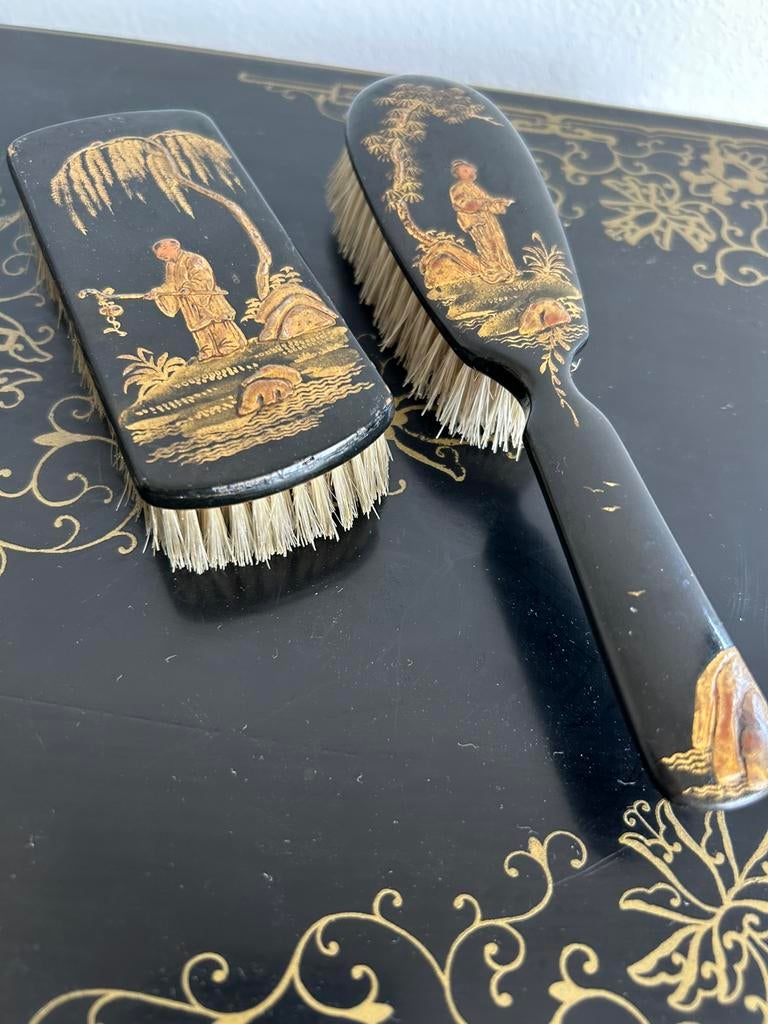Antieke Japanse houten borstelset met beschilderd reliëf, Antiek en Kunst, Ophalen of Verzenden