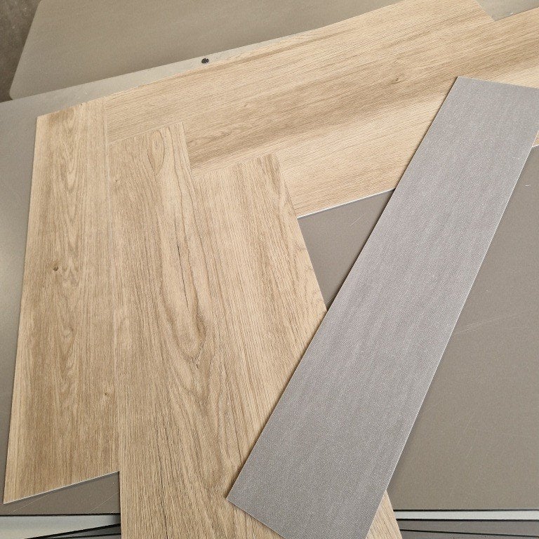Grote Restpartij Visgraat Plak PVC Otium Lux 94637. 156,6 m², Huis en Inrichting, Stoffering | Vloerbedekking, Ophalen, 75 m² of meer