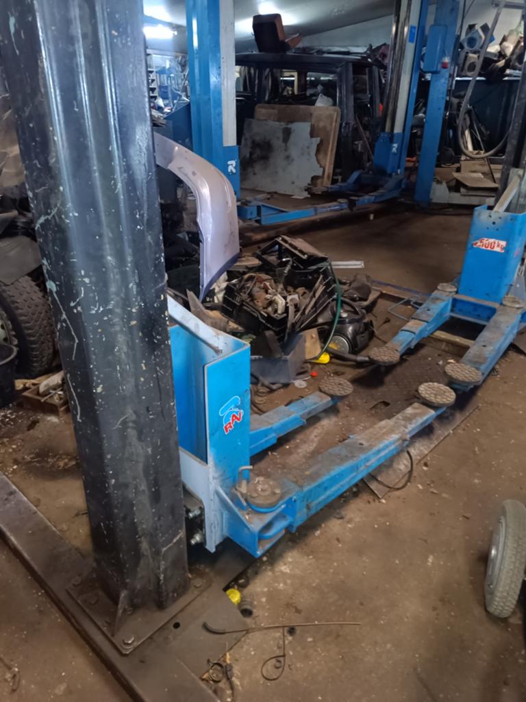 2 koloms hefbrug Merk Koni, Auto diversen, Ophalen