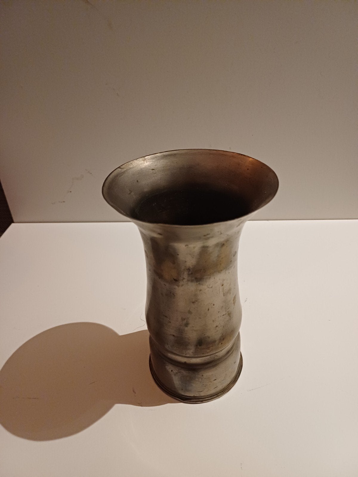 Trench Art Vaas Huls 75mm M18 1943, Verzamelen, Ophalen of Verzenden, Landmacht, Engeland, Kunstobject
