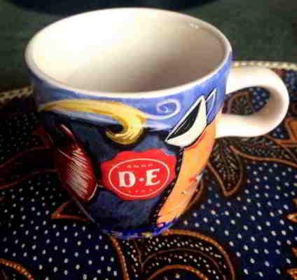 Koffiemok Douwe Egberts, Huis en Inrichting, Keuken | Servies, Ophalen, Zo goed als nieuw, Overige stijlen, Kop(pen) en/of Schotel(s)